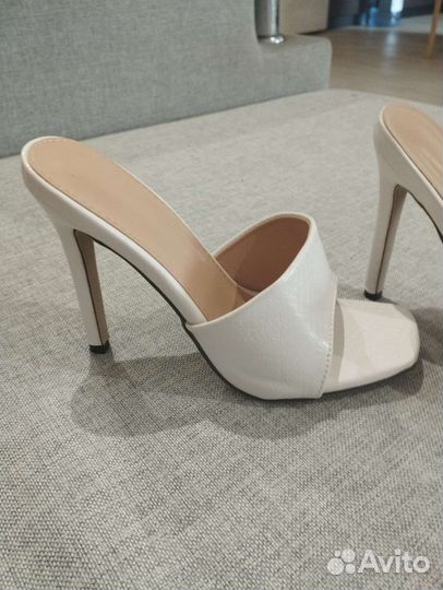 Шлепки женские на каблуке