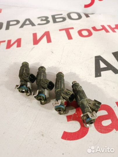 Форсунка топливная Ford Focus хетчбек 2.0 aoda