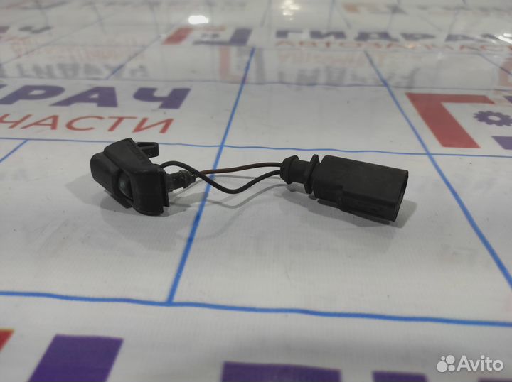 Форсунка омывателя лобового стекла Skoda Octavia