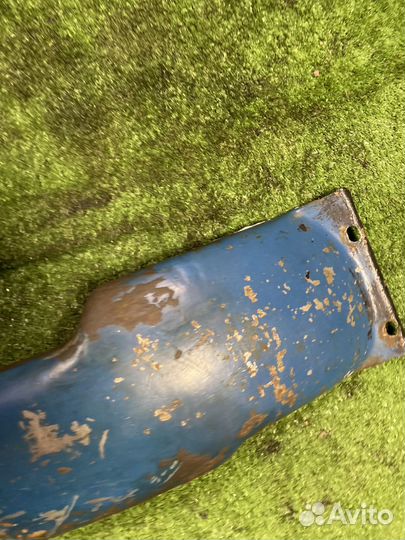 Подкрылок иж