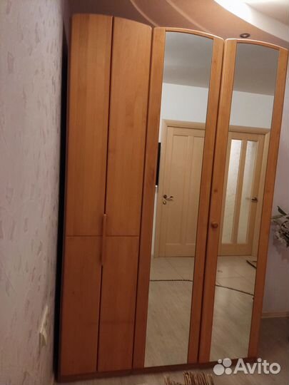 Шкаф немецкий распашной