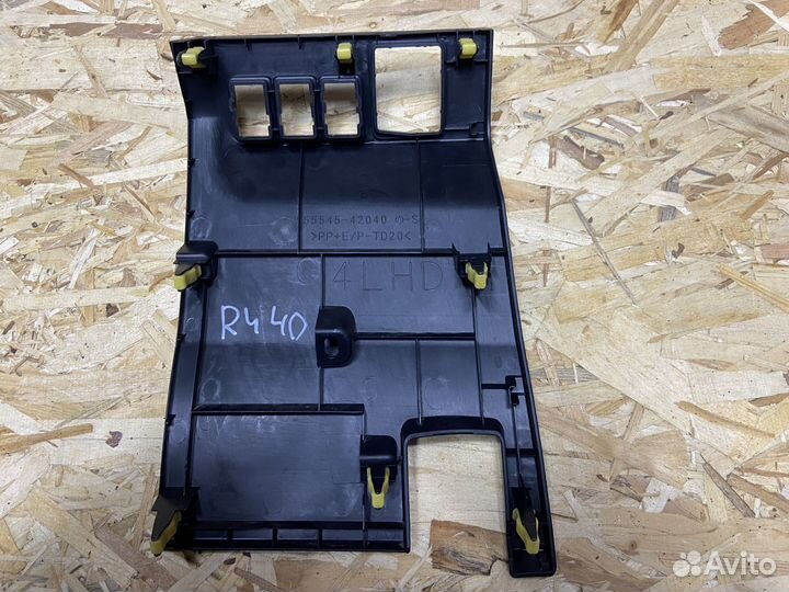 Накладка торпеды левая Toyota Rav4 40