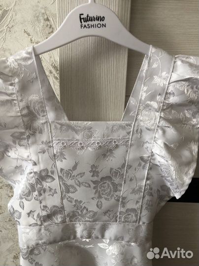 Белый школьный фартук