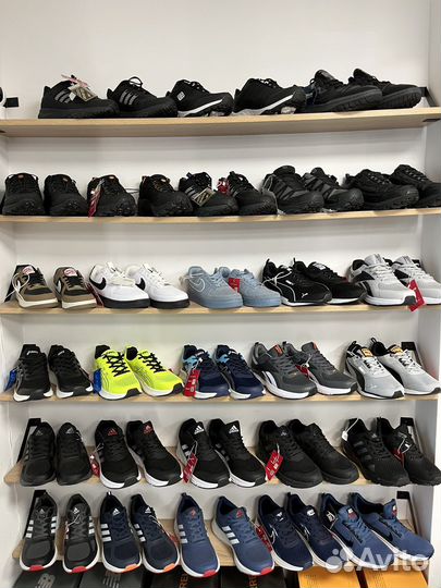 Костюмы/кроссовки/футболки/кепки/сумки