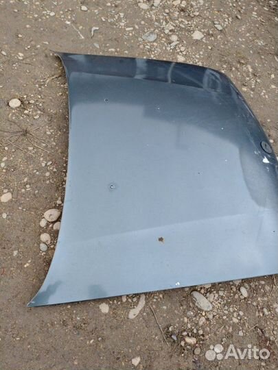 Капот передний Opel Vectra GL E18NVR 1989