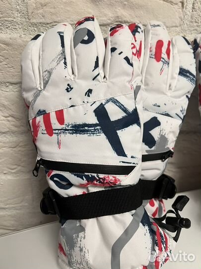 Перчатки для горных лыж или сноуборда