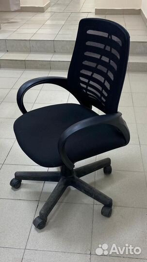 Офисное кресло