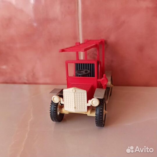 Игрушечные машинки