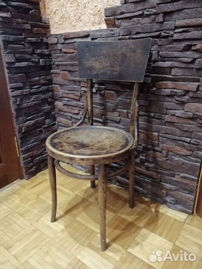 Стул антикварный фирмы 