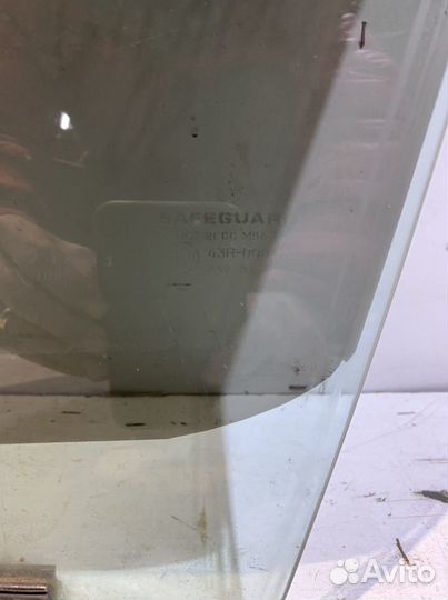 Dodge stratus2 Переднее левое стекло