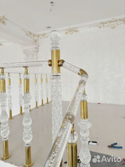 Перила для лестниц. Балясины из акрила