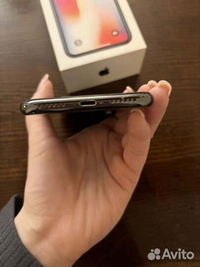 iPhone X, 64 ГБ
