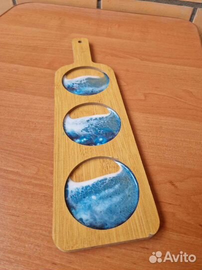 Доска для сервировки с эпоксидной смолой