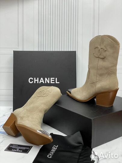 Казаки с металлическим носиком chanel