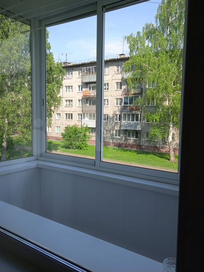 4-к. квартира, 61 м², 2/5 эт.