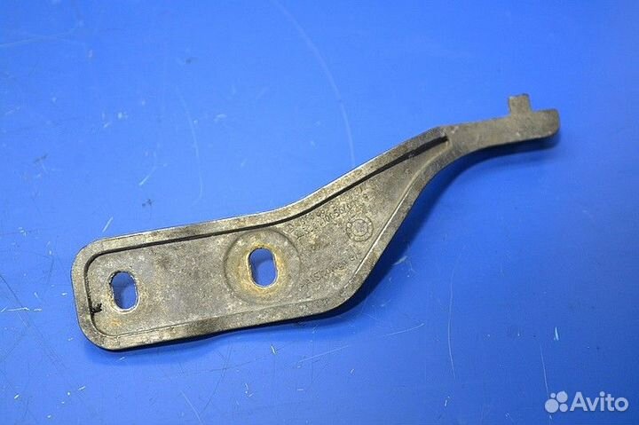 Кронштейн крепления фары, правой mercedes-benz Act