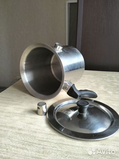 Кастрюля для кипячения молока