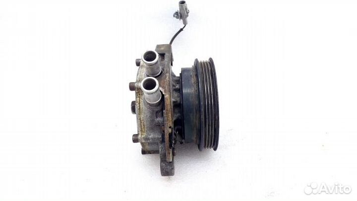 Насос водяной помпа Toyota Land Cruiser 200