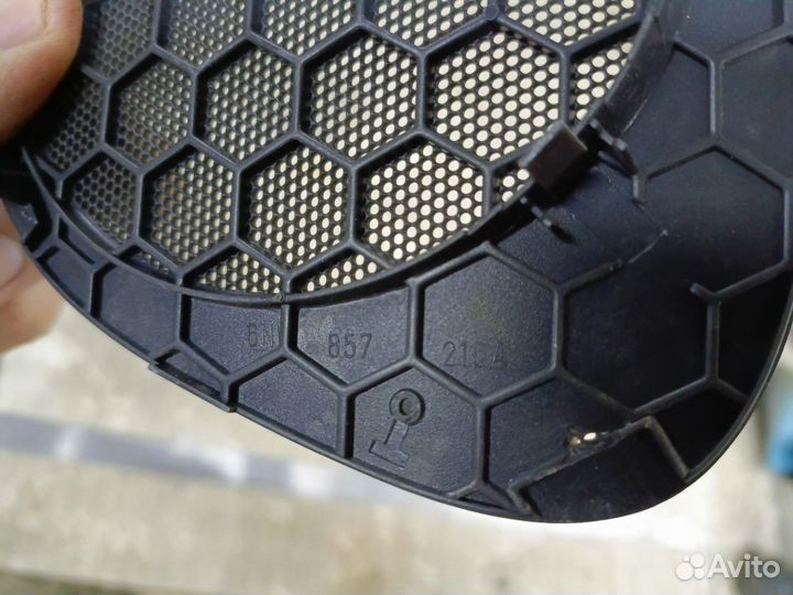 Накладка сетка динамика Volkswagen Polo 3 6N