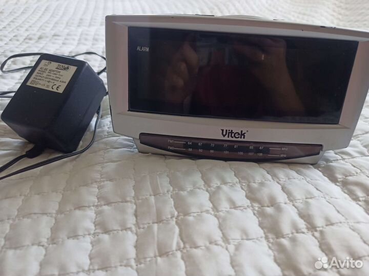 Часы с радиоприемником радоичасы Vitek VT-3511
