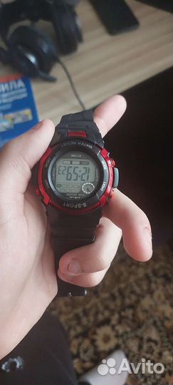 Мужские наручные часы электронные