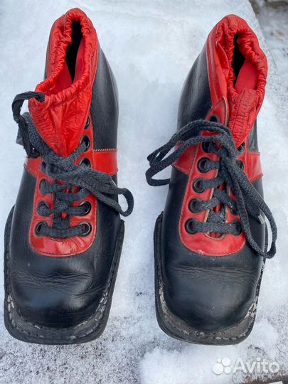 Лыжные ботинки