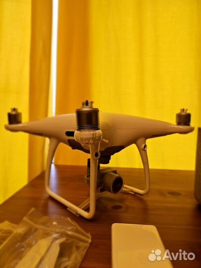 Квадрокоптер dji phantom 4 pro v2.0