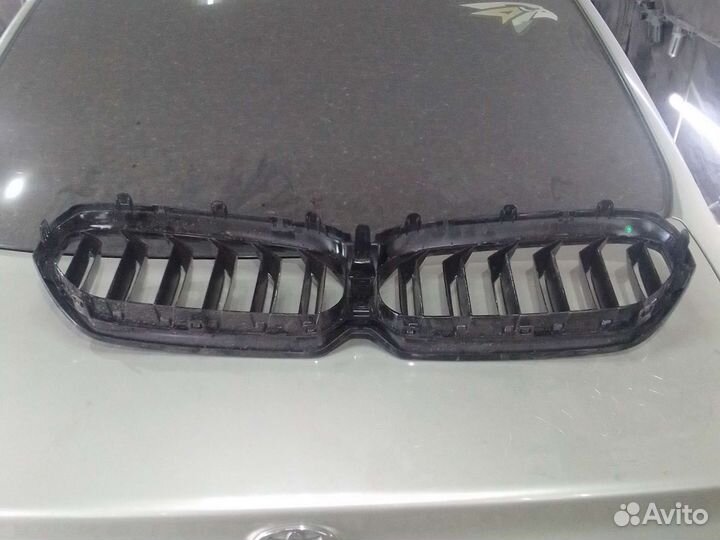 Решетка радиатора BMW