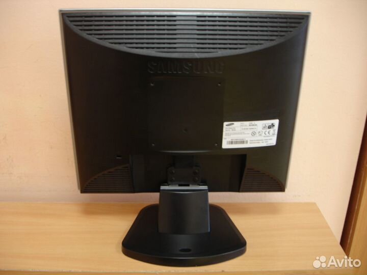 ЖК Монитор Samsung SyncMaster 710v