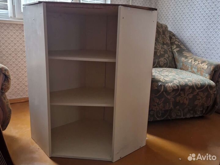 Угол от кухонной мебели. Размер 60 на 60