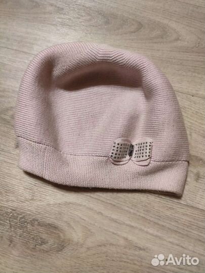 Отдам шапки, шарфы