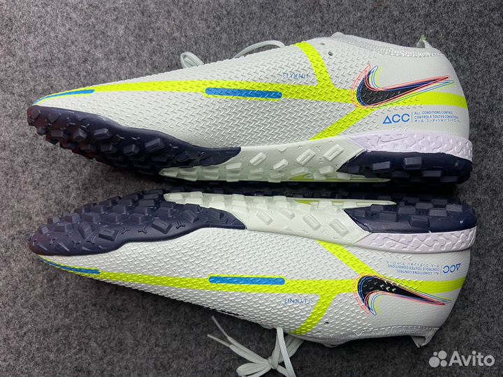 Футбольные бутсы nike phantom