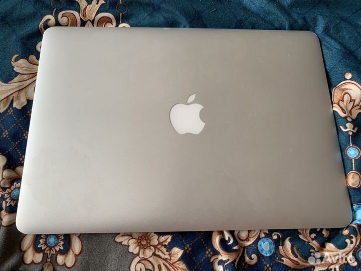 Apple MacBook Air (13-inch, 2017)