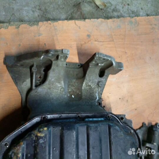 Крышка двигателя