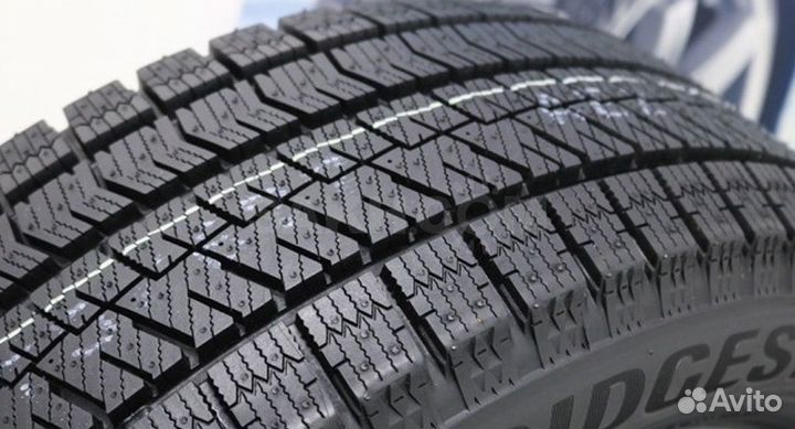 Bridgestone Blizzak Ice 225/45 R17 94S