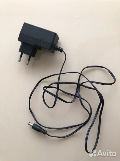 Зарядное устройство 7 с круглым отверстием