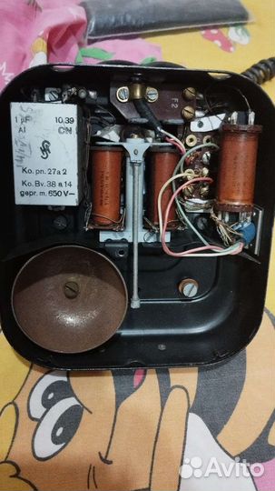 Старый телефонный аппарат дисковый