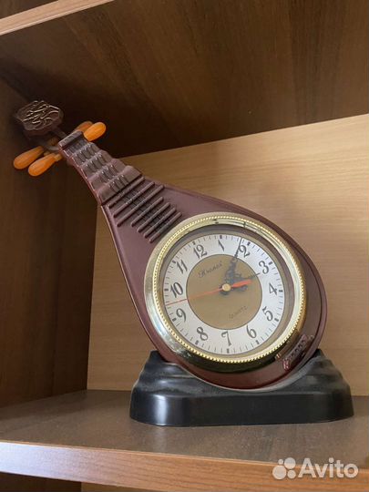 Часы балалайка