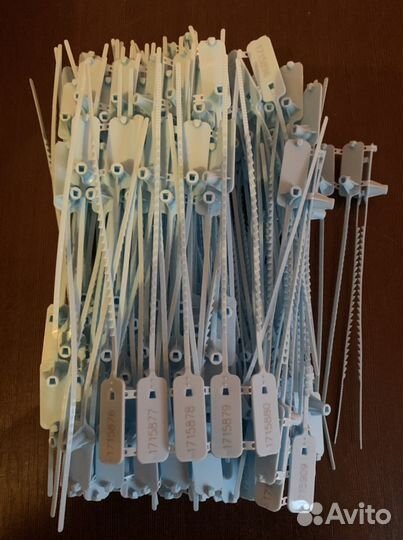 Пломбы пластиковые номерные