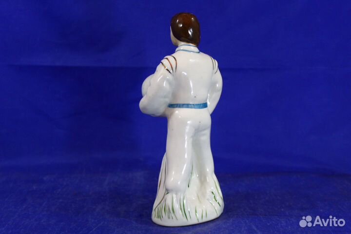 Космос фарфоровая статуэтка Женщина Космонавт СССР