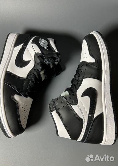 Кроссовки Nike Air Jordan 1 Black & White Люкс