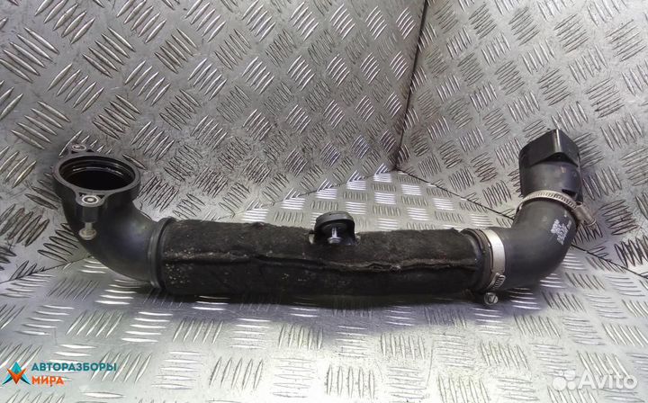 Патрубок интеркулера Skoda Octavia 3 (A7) 2014