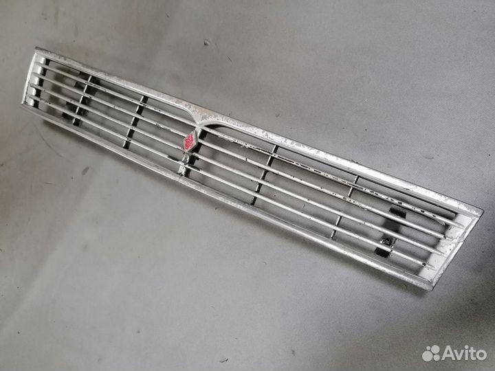 Решетка радиатора Mitsubishi Mirage 1991 4G15