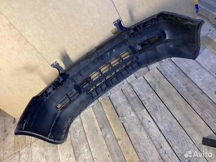 Бампер передний Volkswagen Golf