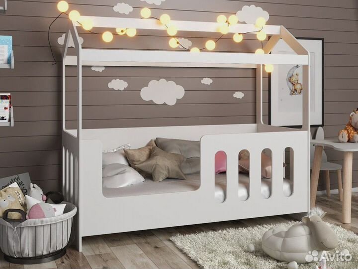 Детская кроватка Домик