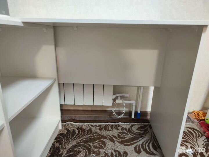 Стол и слеллаж