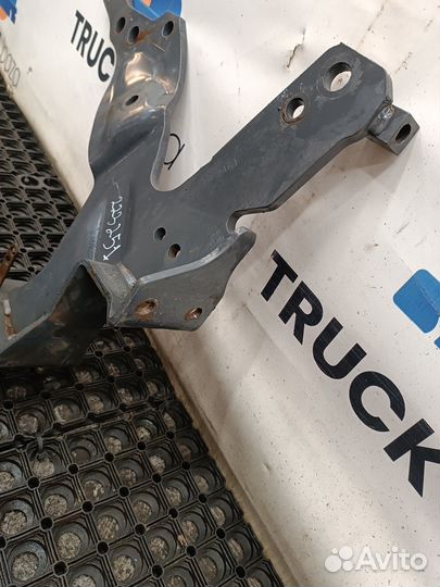 1802161 Кронштейн усилителя бампера правый