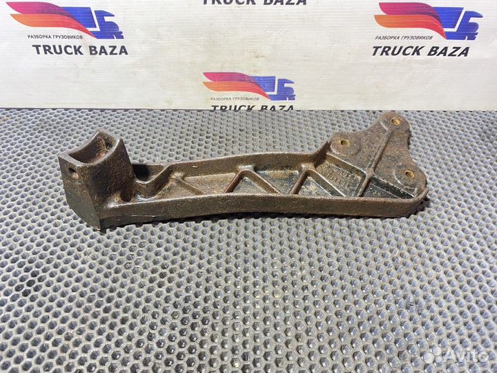 Кронштейн подножки левый Mercedes-Benz Axor