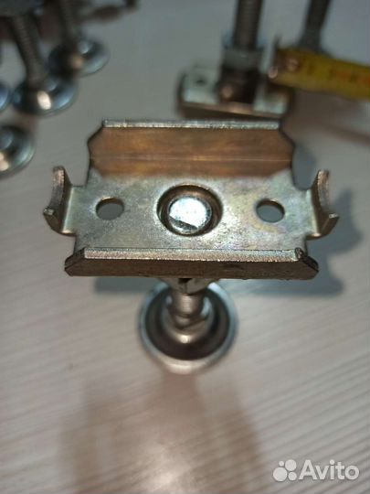 Регулируемая мебельная резьбовая опора с крепежом