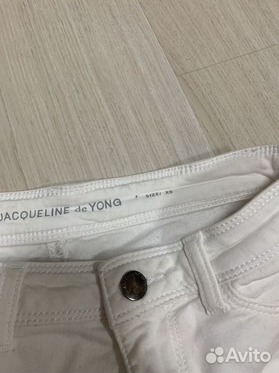 Женские джинсовые шорты